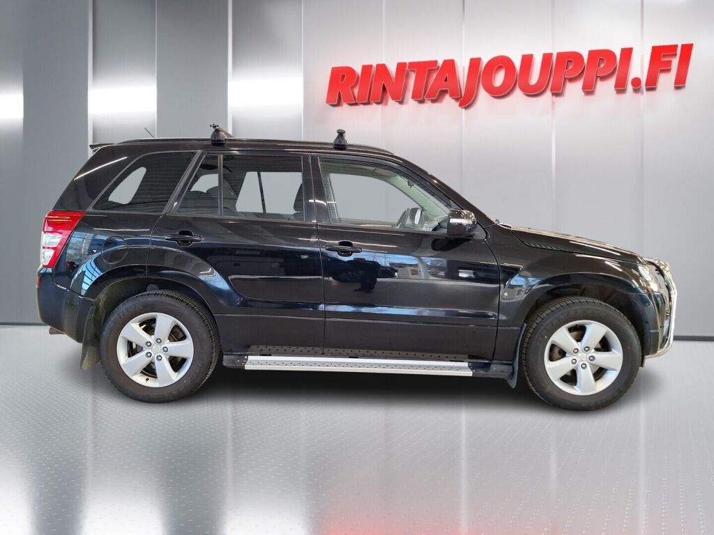 Suzuki Grand Vitara 2011 Musta