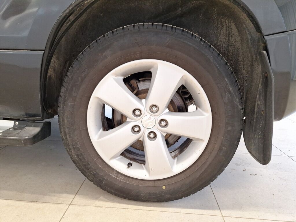Suzuki Grand Vitara 2011 Musta