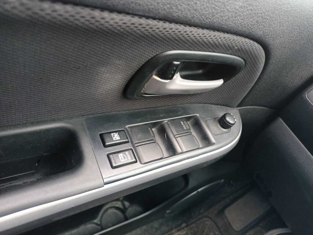 Suzuki Grand Vitara 2011 Musta