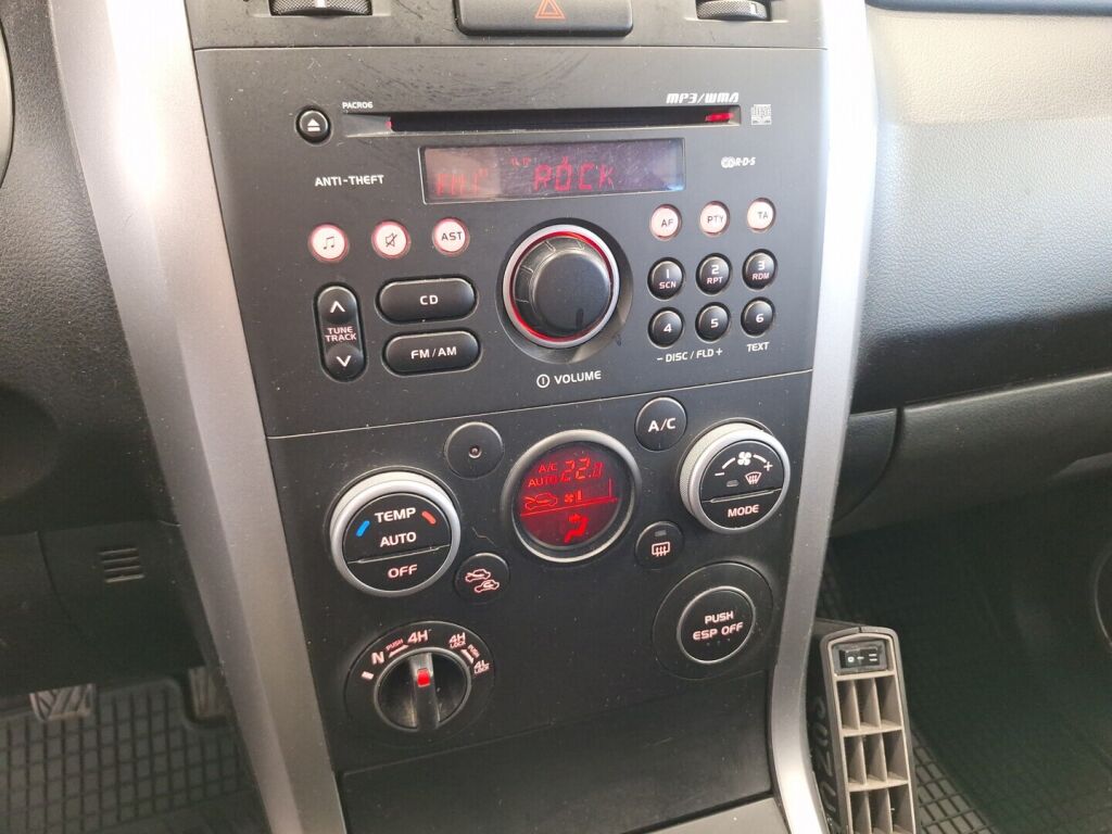 Suzuki Grand Vitara 2011 Musta