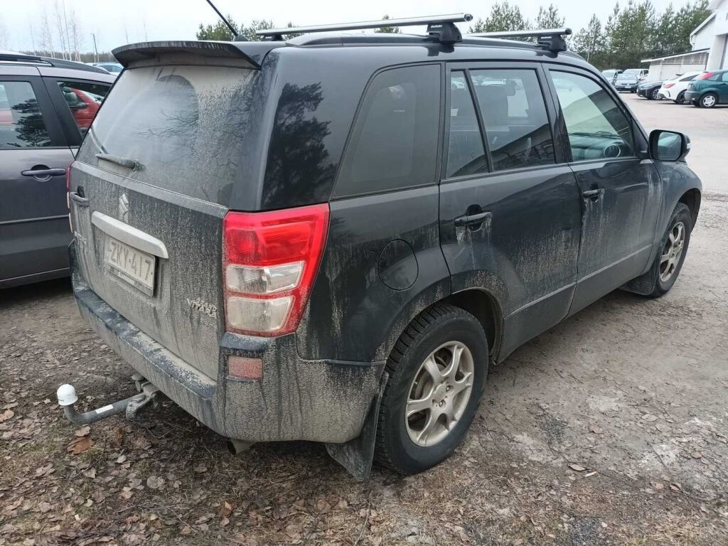 Suzuki Grand Vitara 2011 Musta