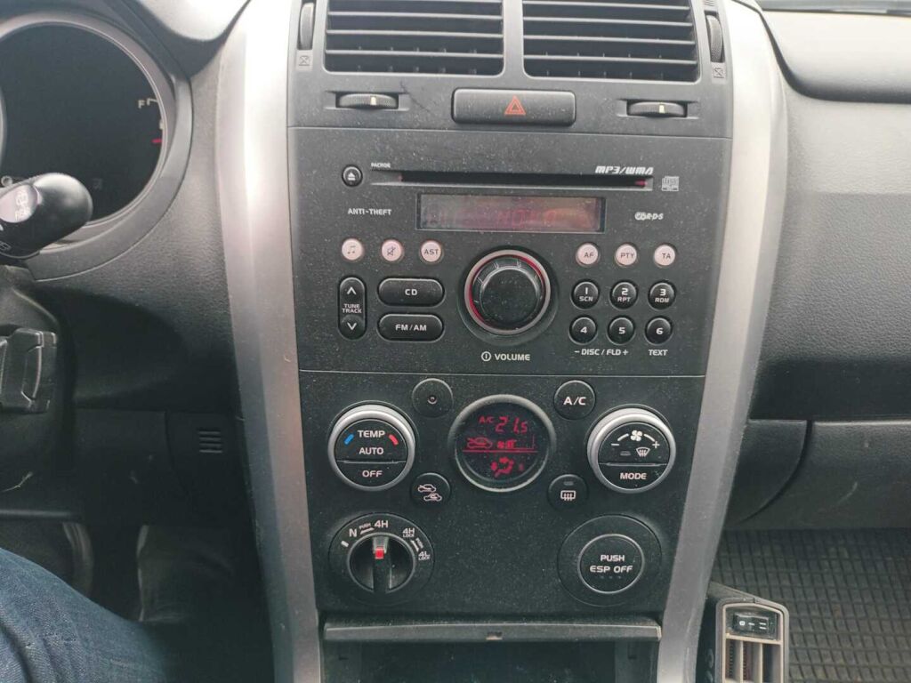 Suzuki Grand Vitara 2011 Musta