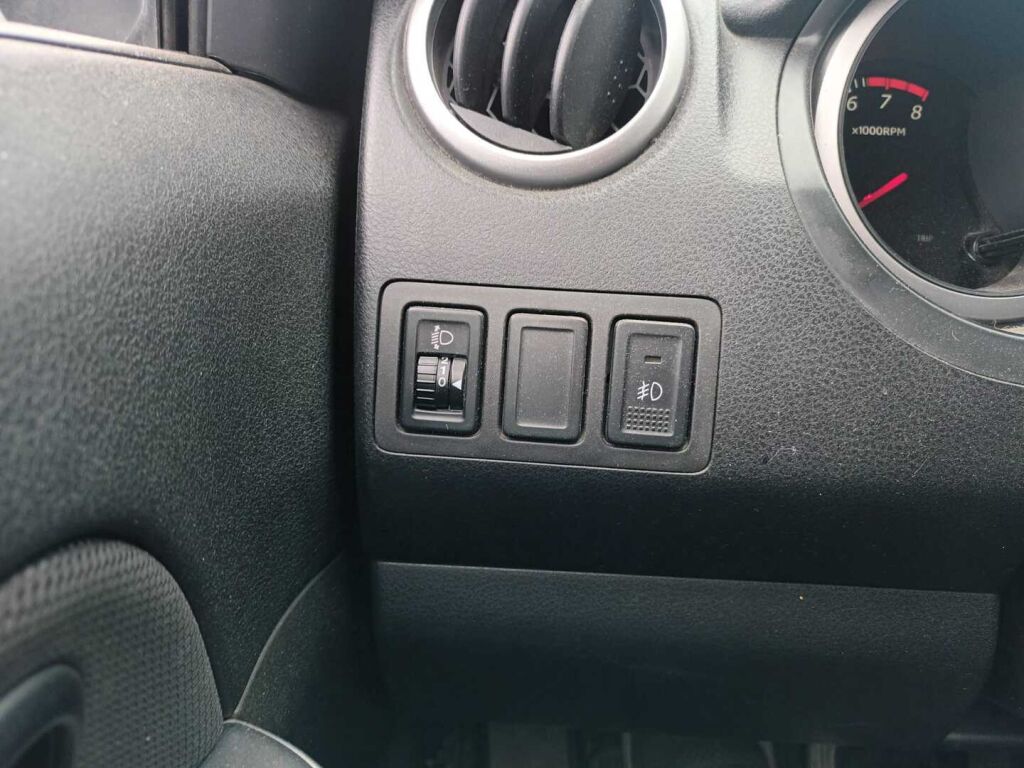 Suzuki Grand Vitara 2011 Musta