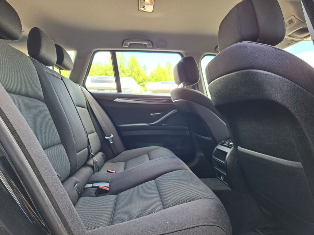 BMW 520 2013 Musta
