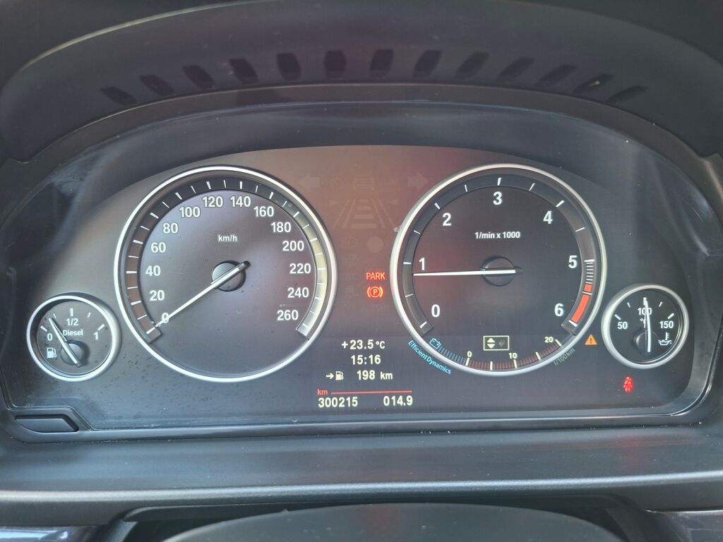 BMW 520 2013 Musta