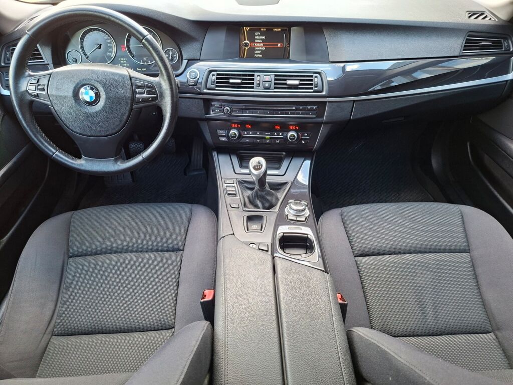 BMW 520 2013 Musta