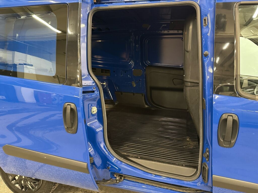 Opel Combo 2017 Sininen