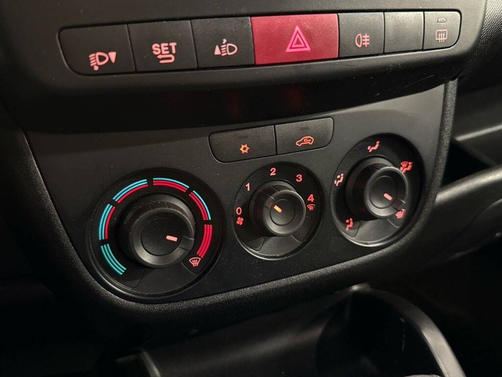 Opel Combo 2017 Sininen