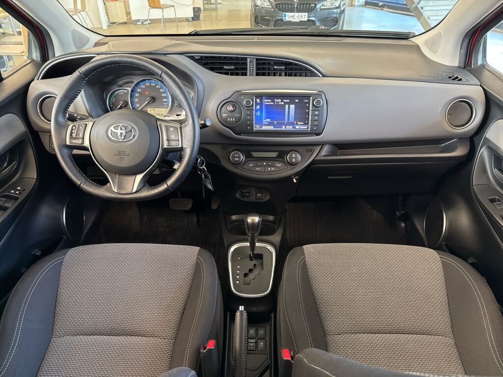 Toyota Yaris 2016 Punainen