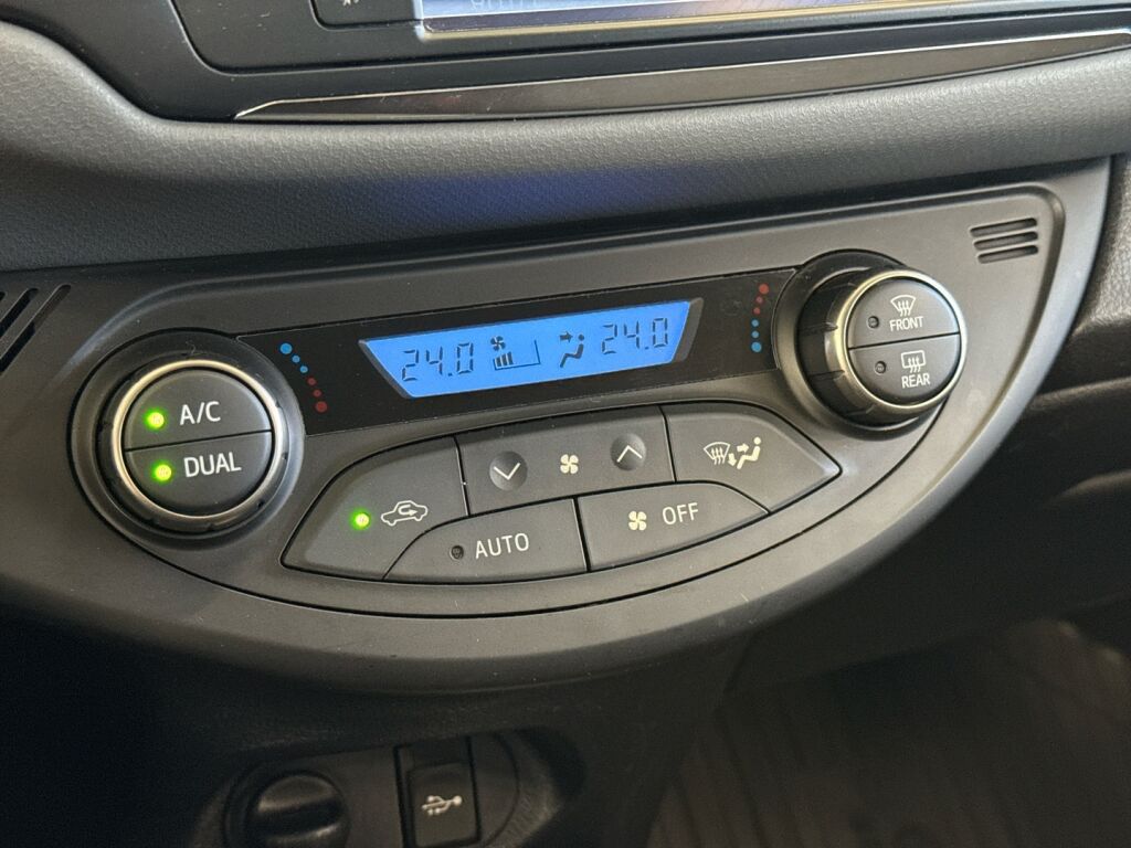 Toyota Yaris 2016 Punainen