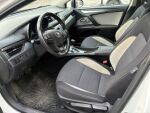 Toyota Avensis 2017 Valkoinen
