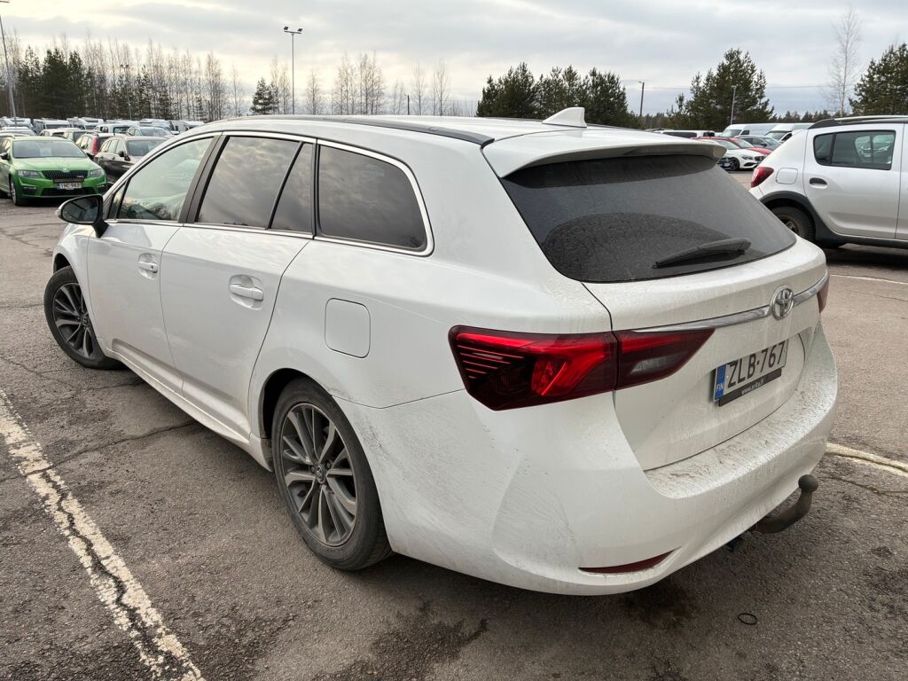 Toyota Avensis 2017 Valkoinen