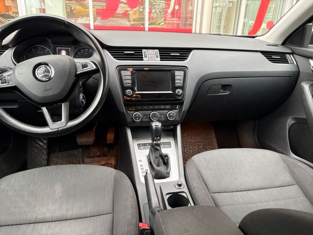 Skoda Octavia 2016 Musta