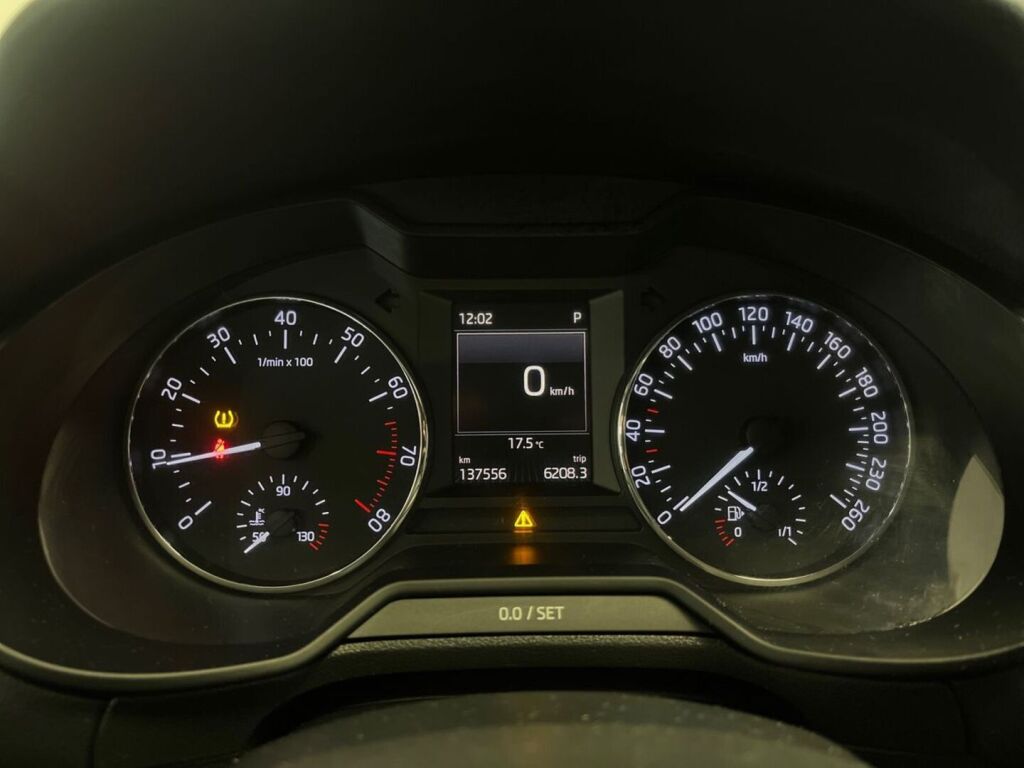 Skoda Octavia 2016 Musta