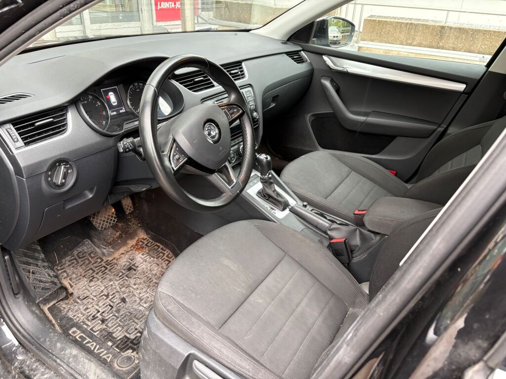 Skoda Octavia 2016 Musta