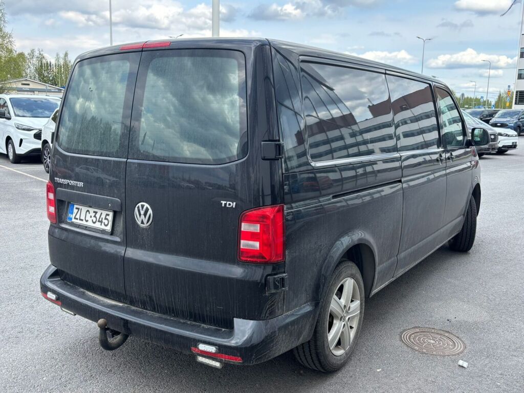 Volkswagen Transporter 2017 Musta