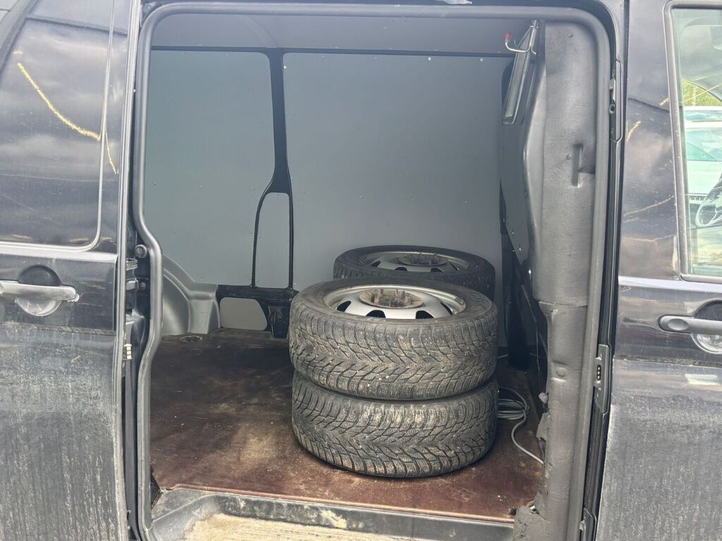 Volkswagen Transporter 2017 Musta