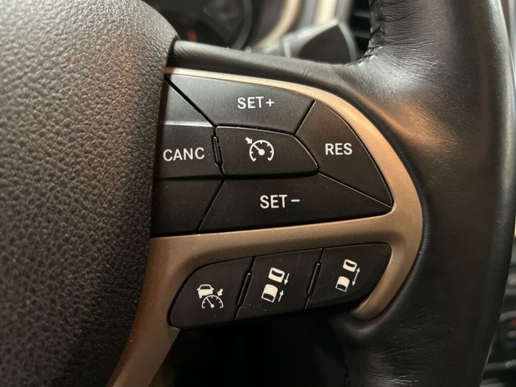 Jeep Cherokee 2017 Musta