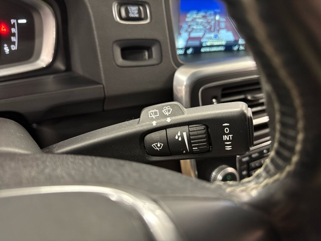 Volvo V60 2016 Valkoinen