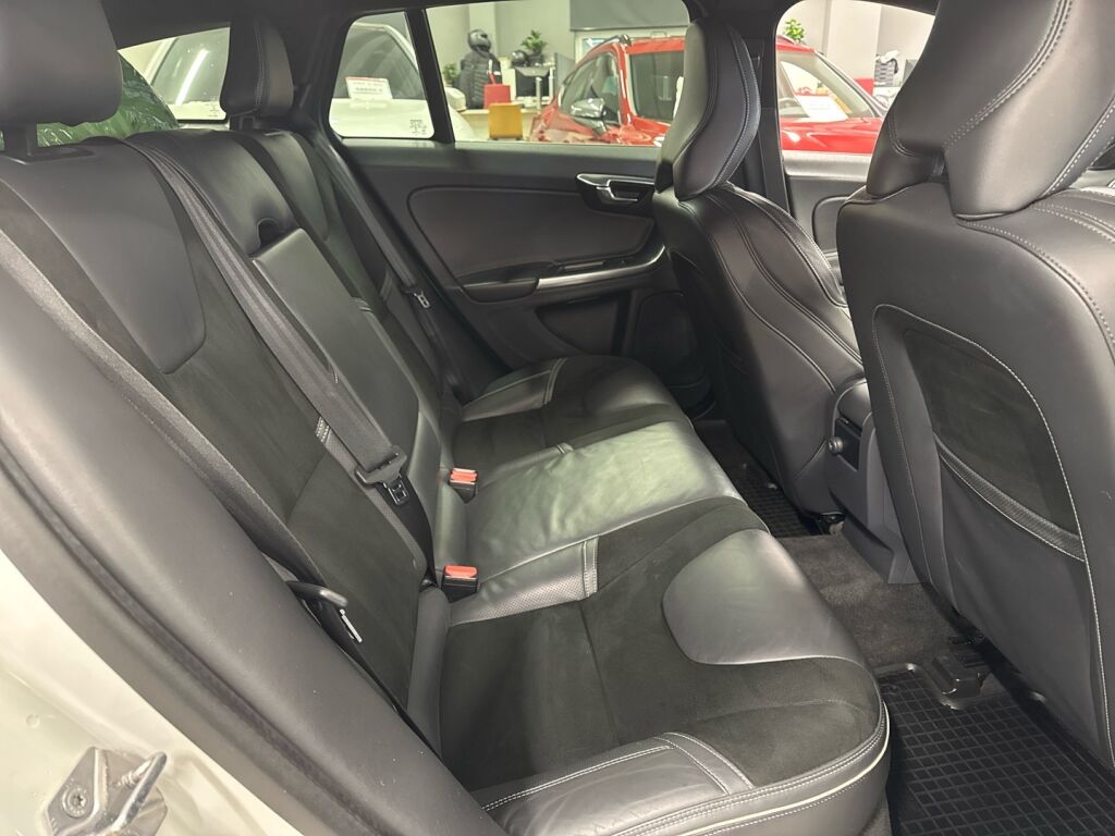 Volvo V60 2016 Valkoinen