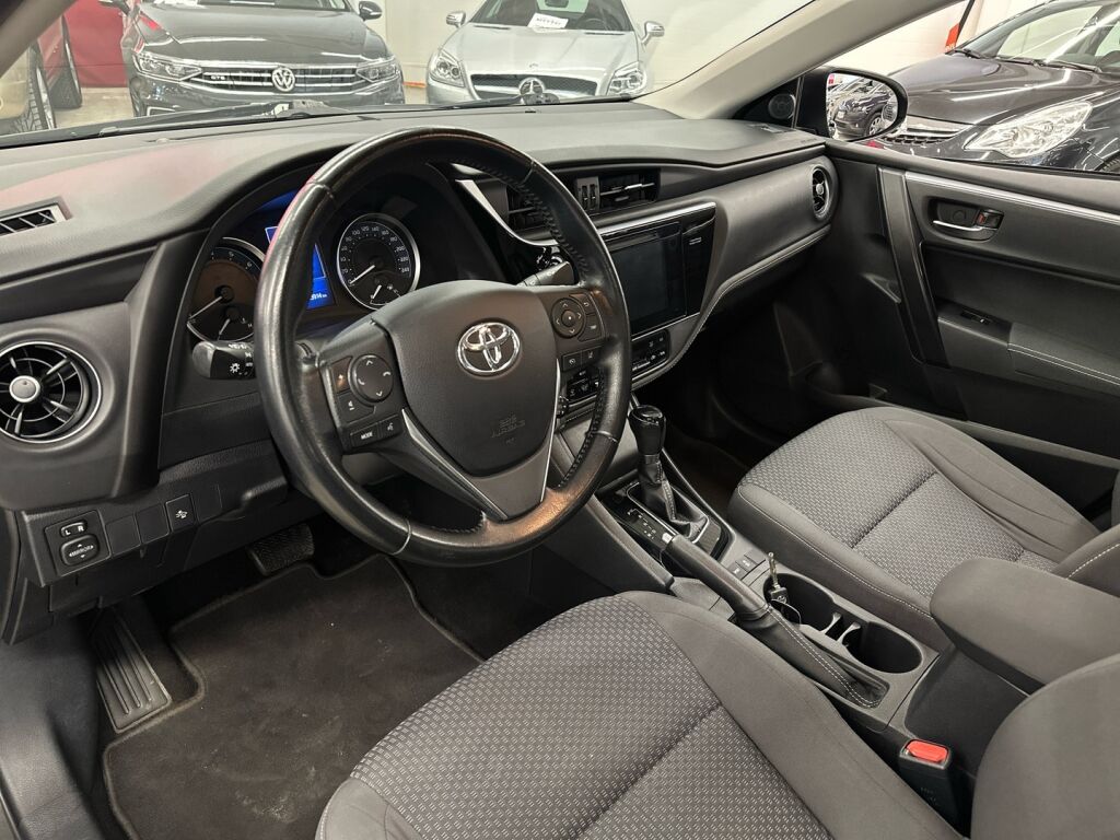 Toyota Corolla 2016 Musta