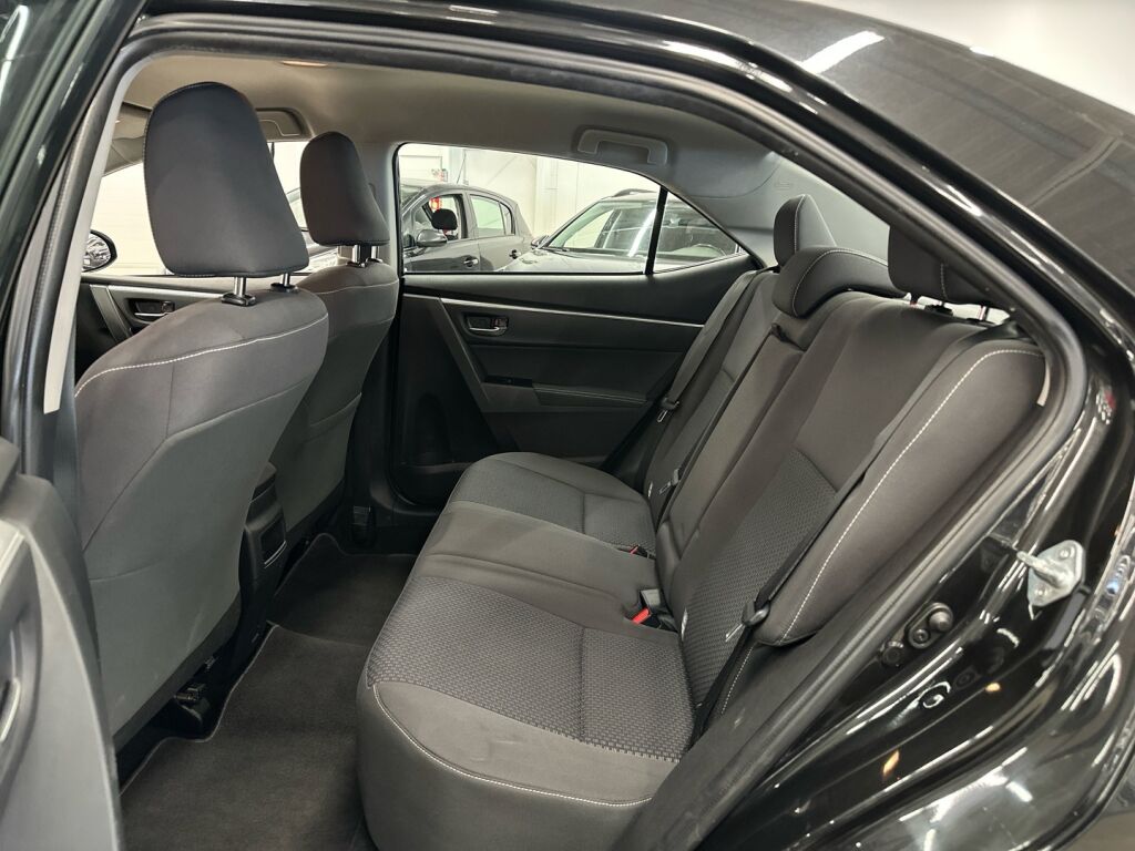 Toyota Corolla 2016 Musta