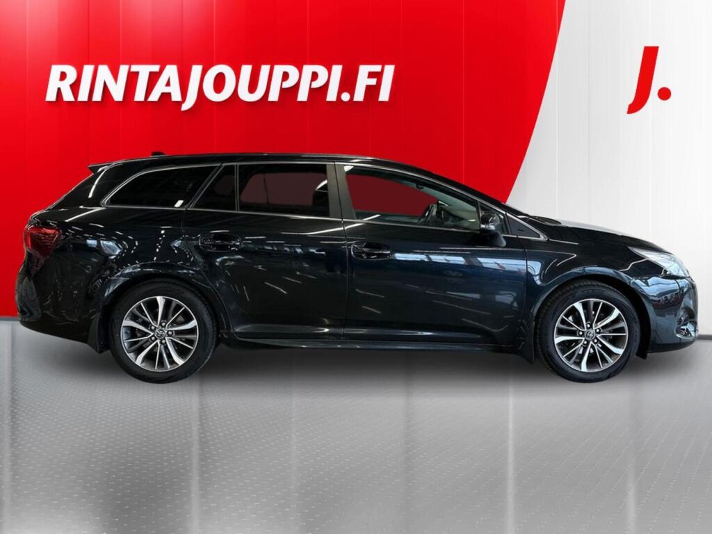 Toyota Avensis 2016 Musta