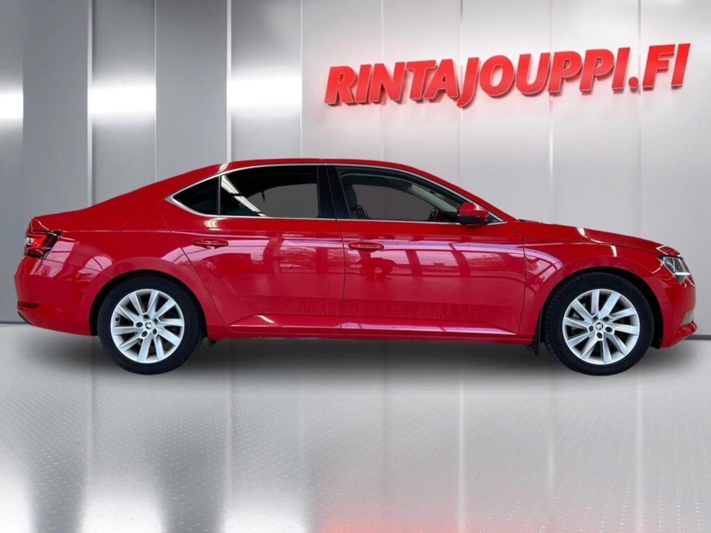 Skoda Superb 2017 Punainen