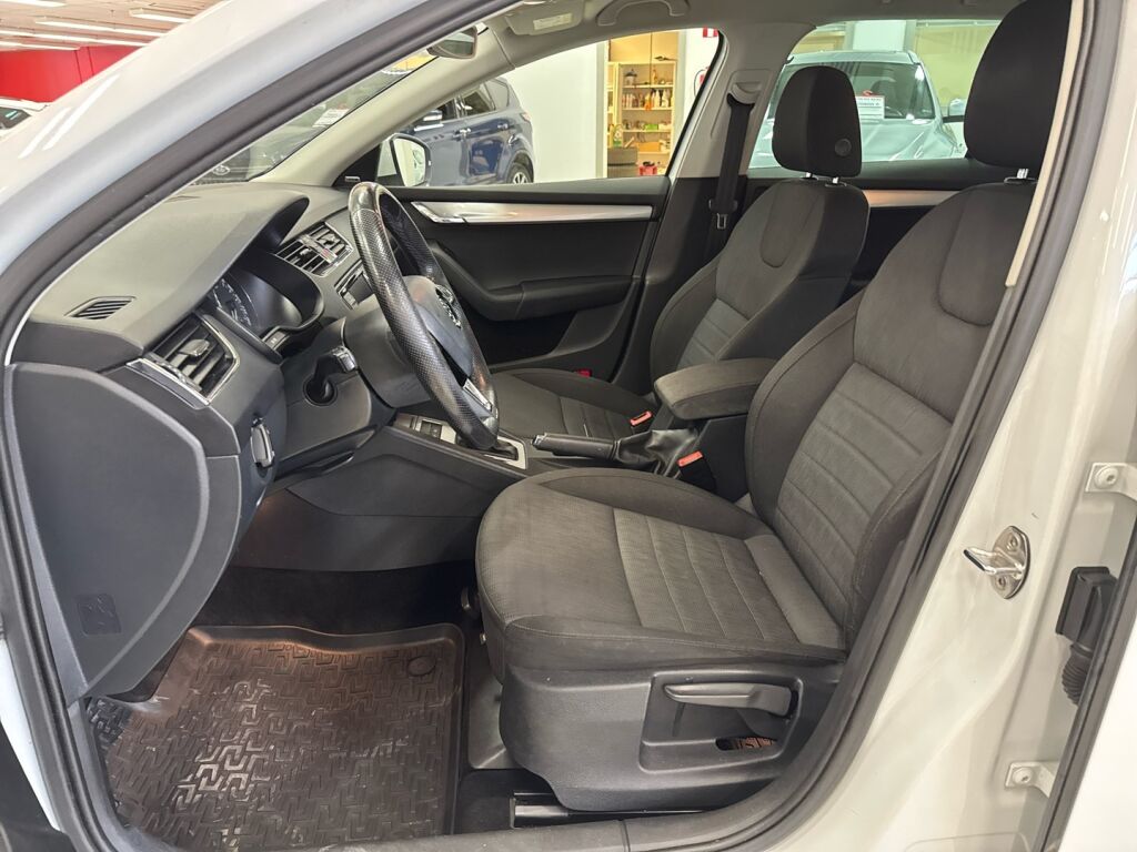 Skoda Octavia 2016 Valkoinen