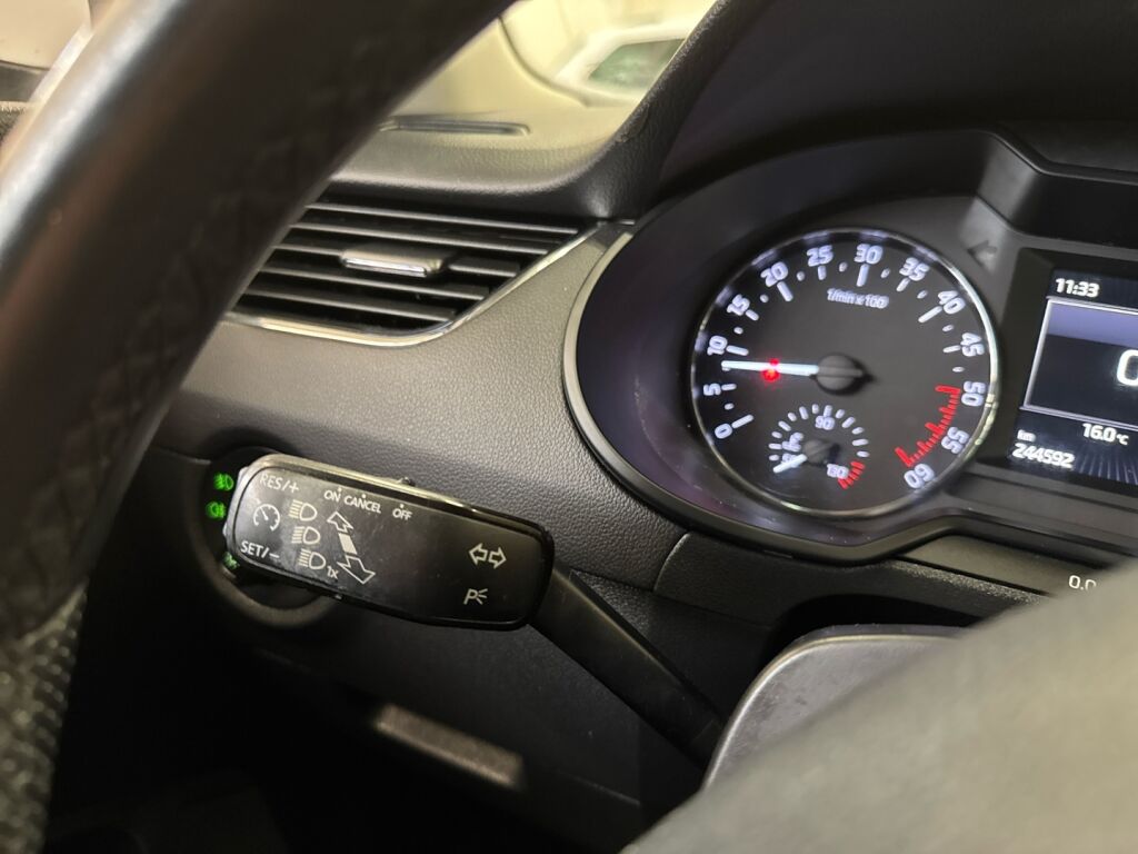 Skoda Octavia 2016 Valkoinen