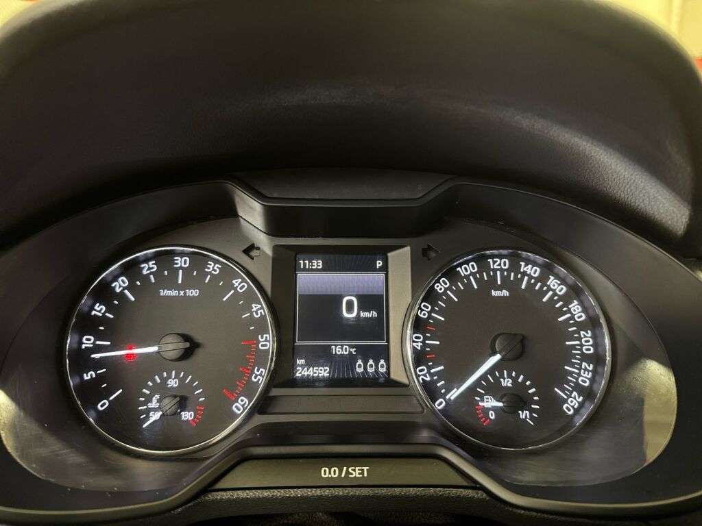 Skoda Octavia 2016 Valkoinen