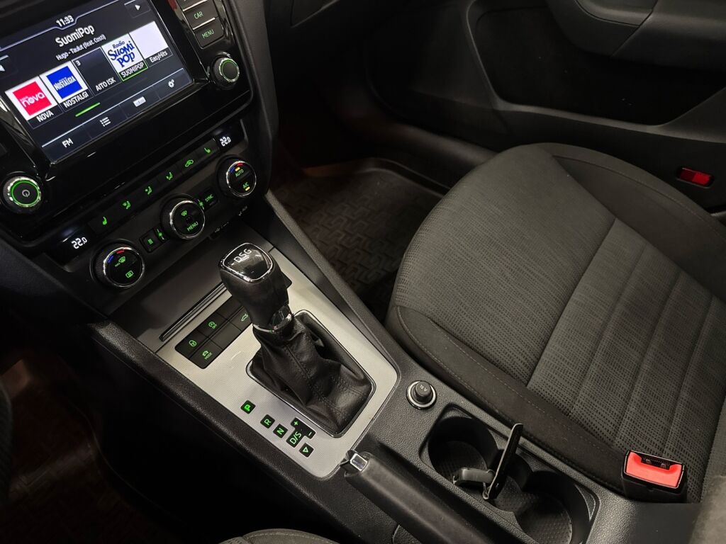 Skoda Octavia 2016 Valkoinen