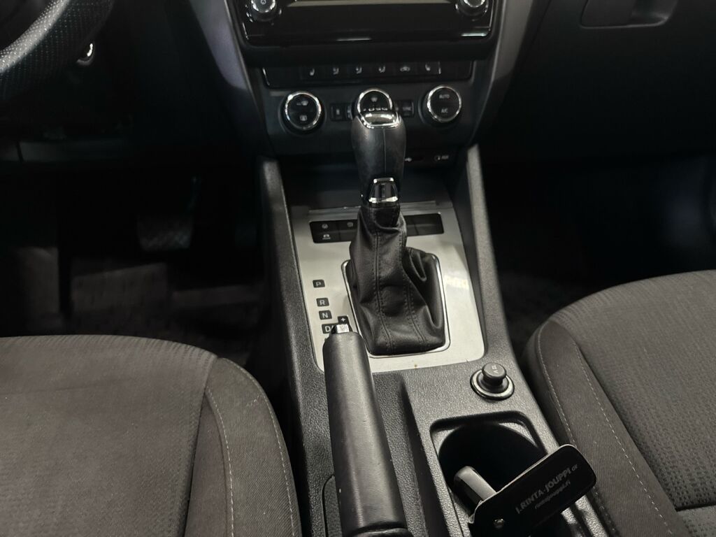 Skoda Octavia 2016 Valkoinen