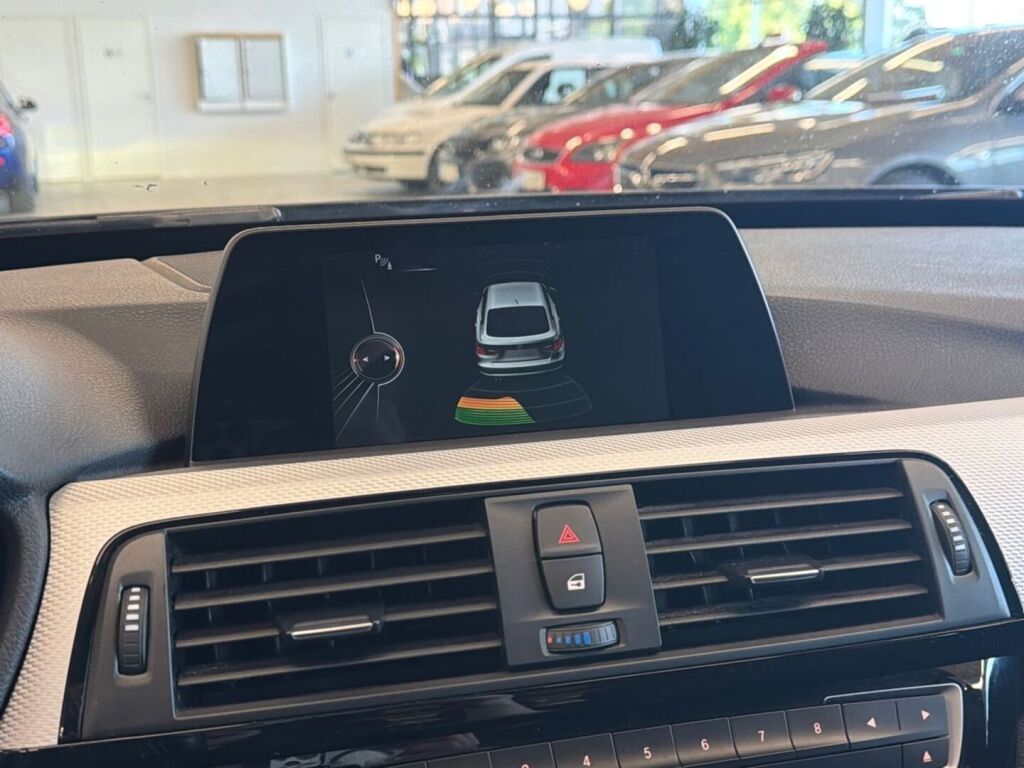 BMW 320 Gran Turismo 2017 Musta
