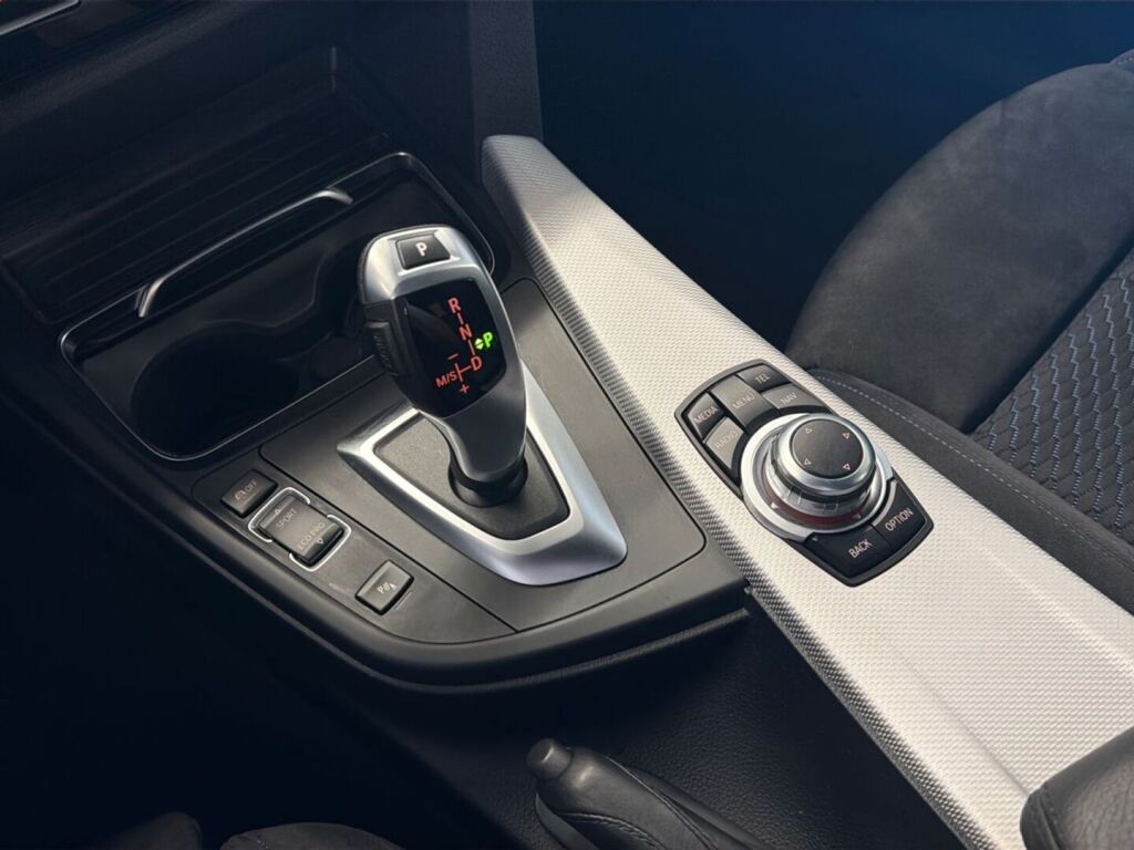 BMW 320 Gran Turismo 2017 Musta