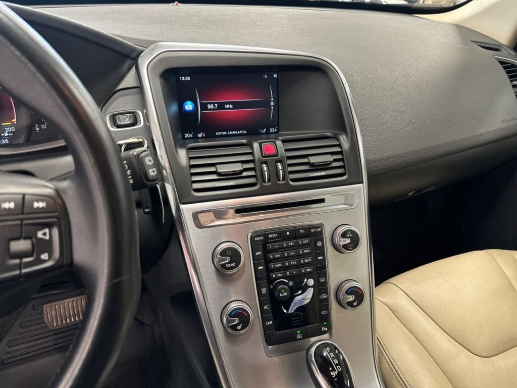 Volvo XC60 2016 Valkoinen