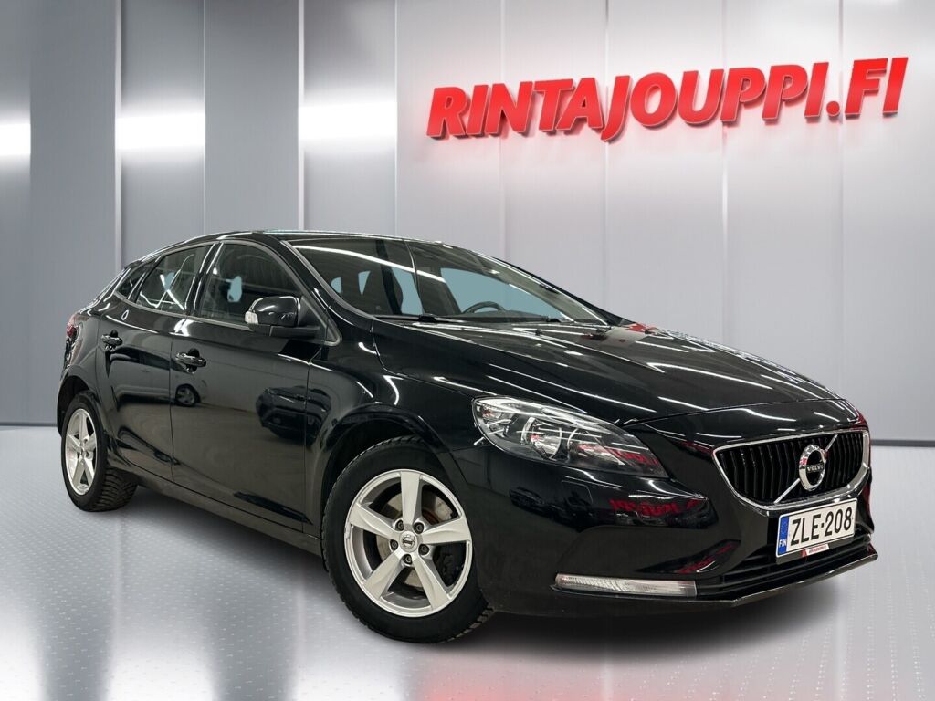 Volvo V40 2016 Musta