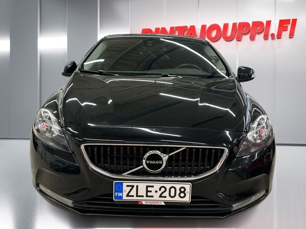 Volvo V40 2016 Musta