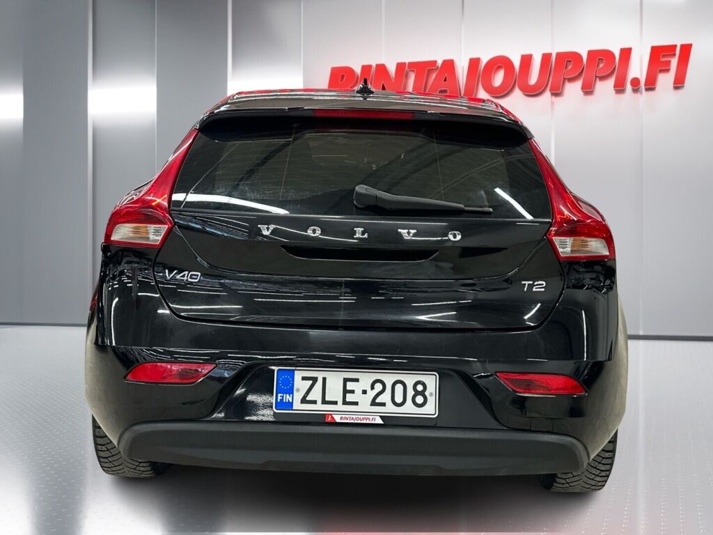 Volvo V40 2016 Musta