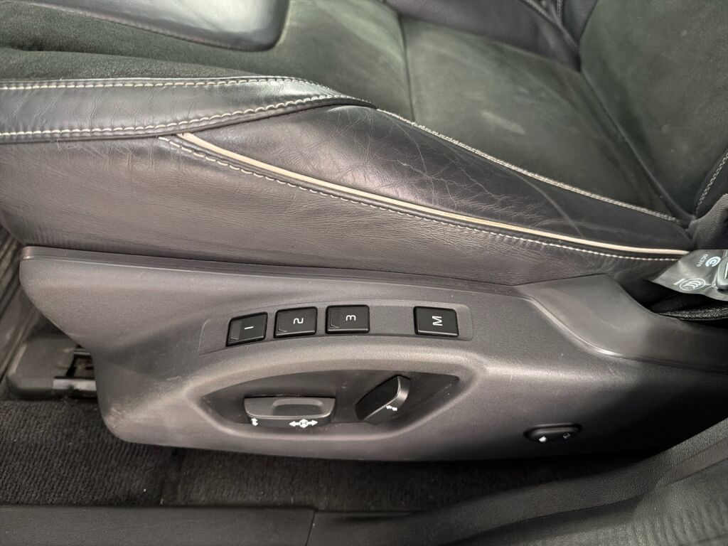 Volvo XC60 2017 Musta