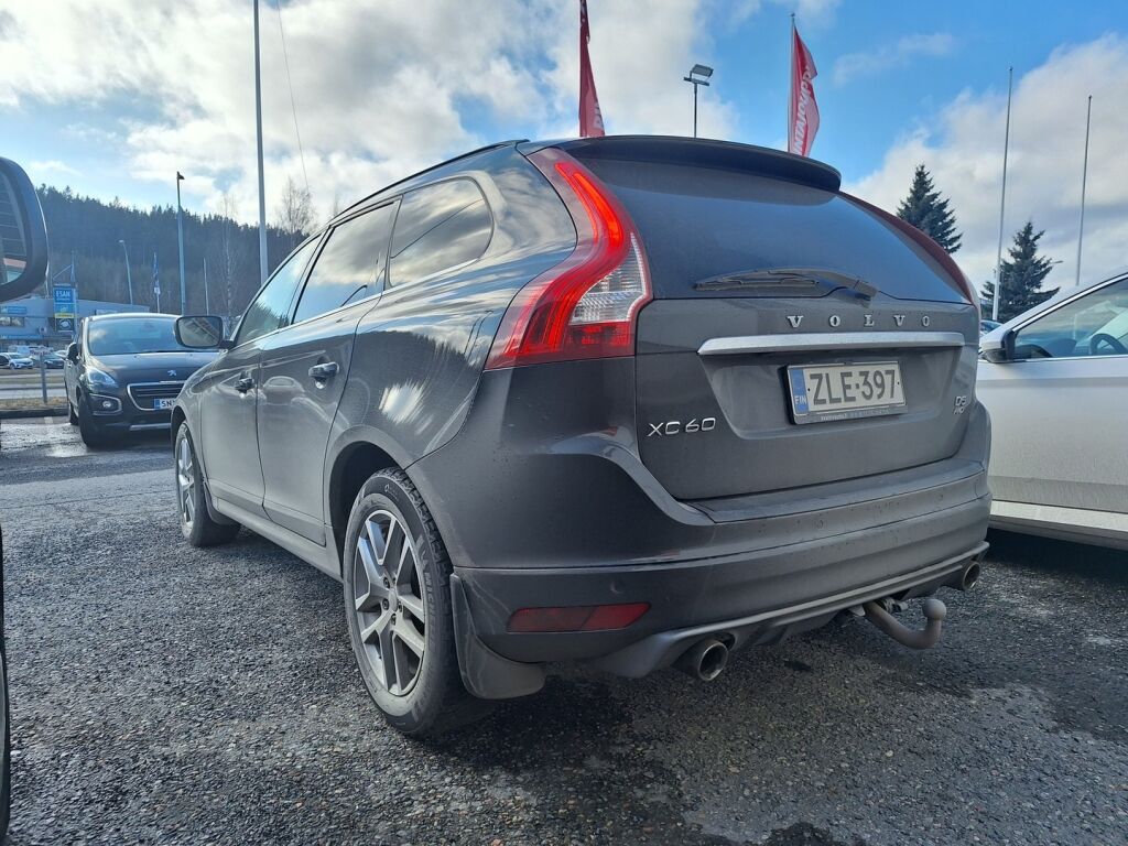 Volvo XC60 2017 Musta