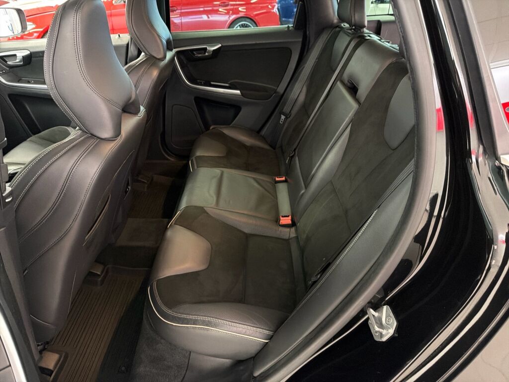 Volvo XC60 2017 Musta