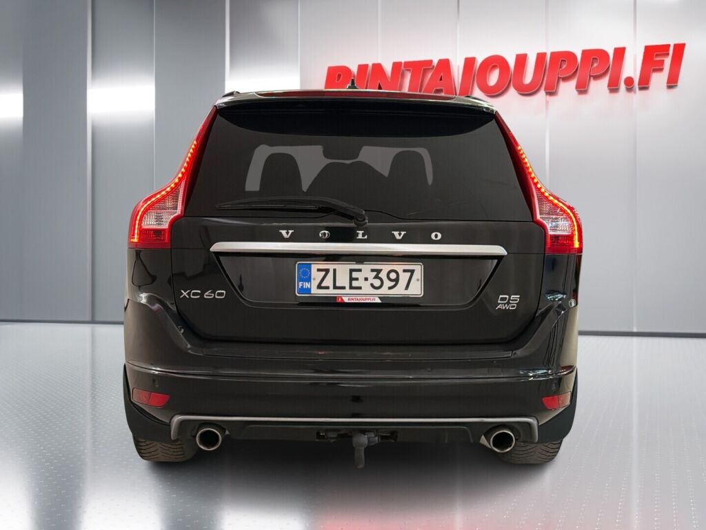 Volvo XC60 2017 Musta