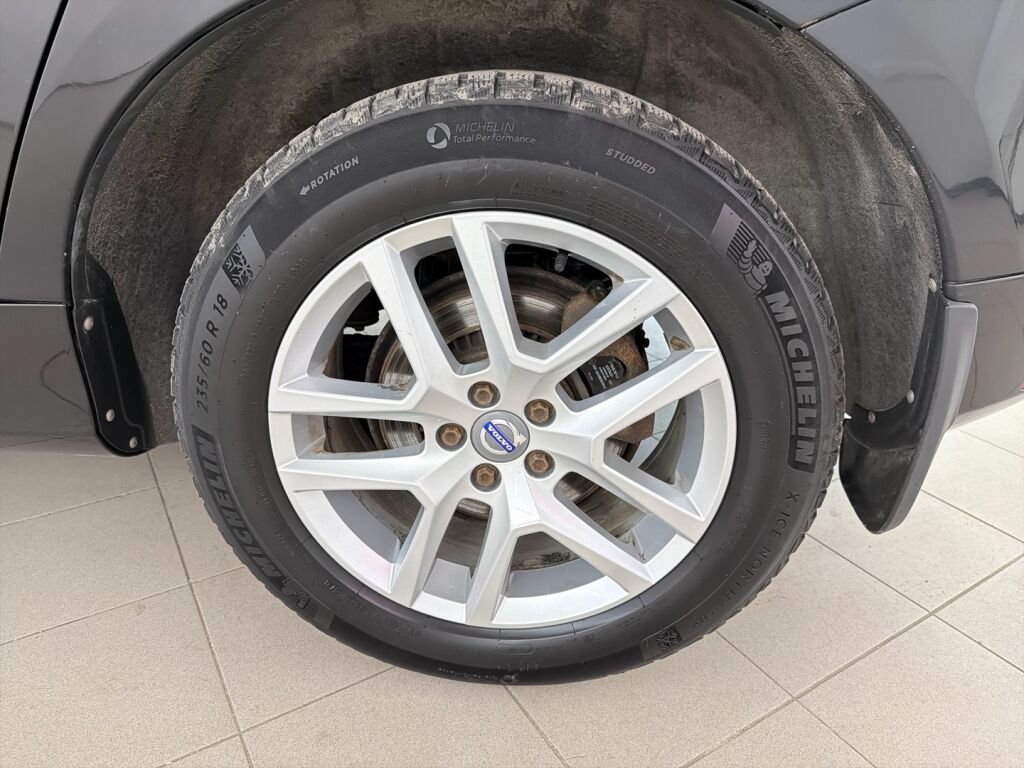 Volvo XC60 2017 Musta