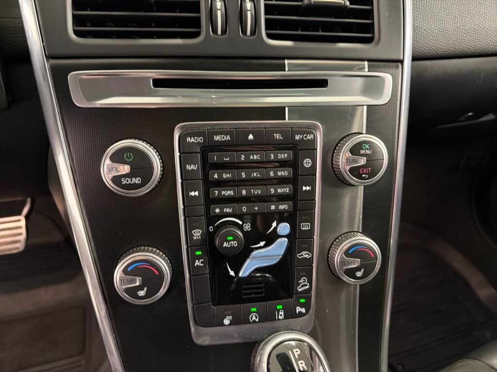 Volvo XC60 2017 Musta