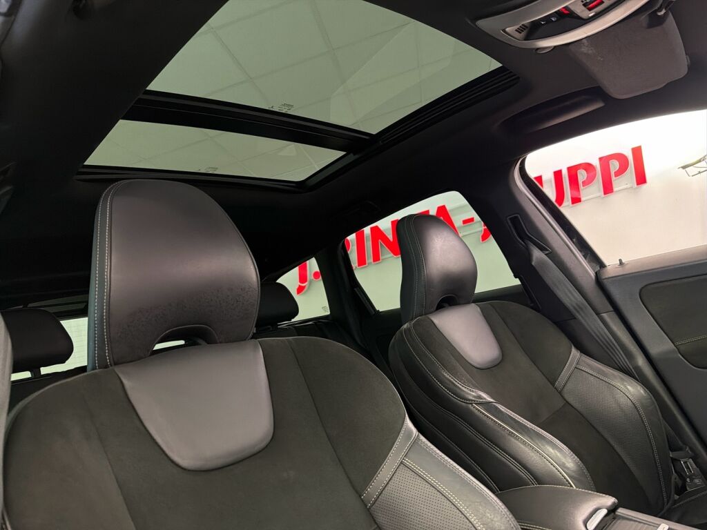 Volvo XC60 2017 Musta