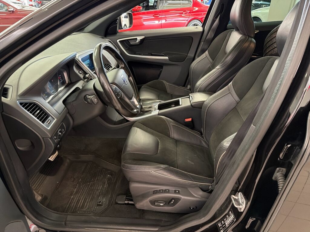 Volvo XC60 2017 Musta