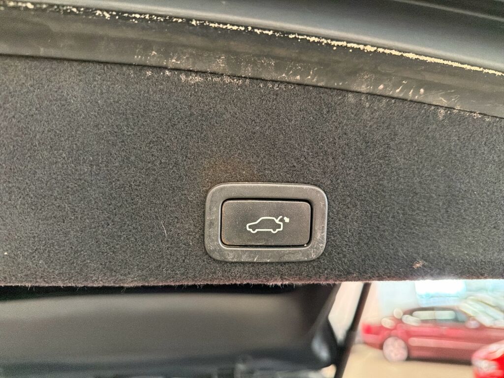 Volvo XC60 2017 Musta