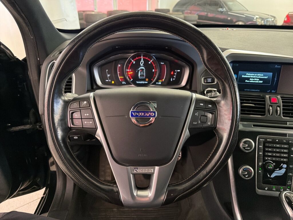 Volvo XC60 2017 Musta