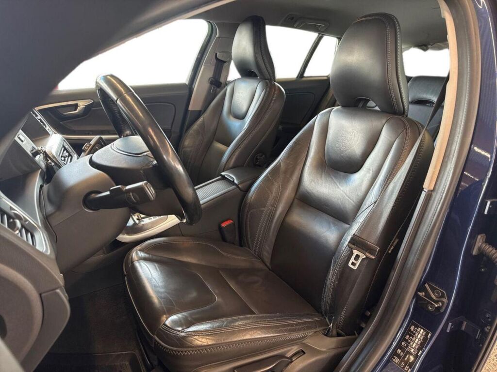 Volvo V60 2012 Sininen